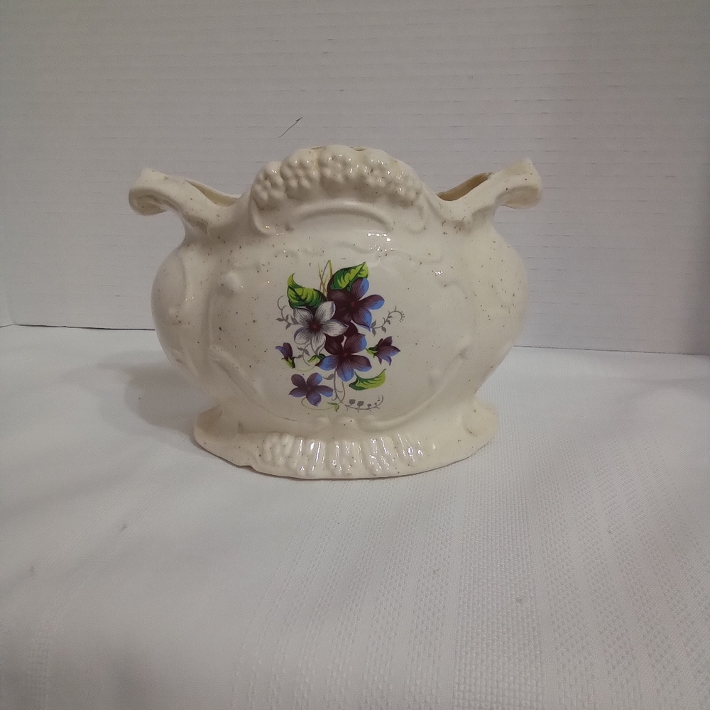 Ceramic planter/vase